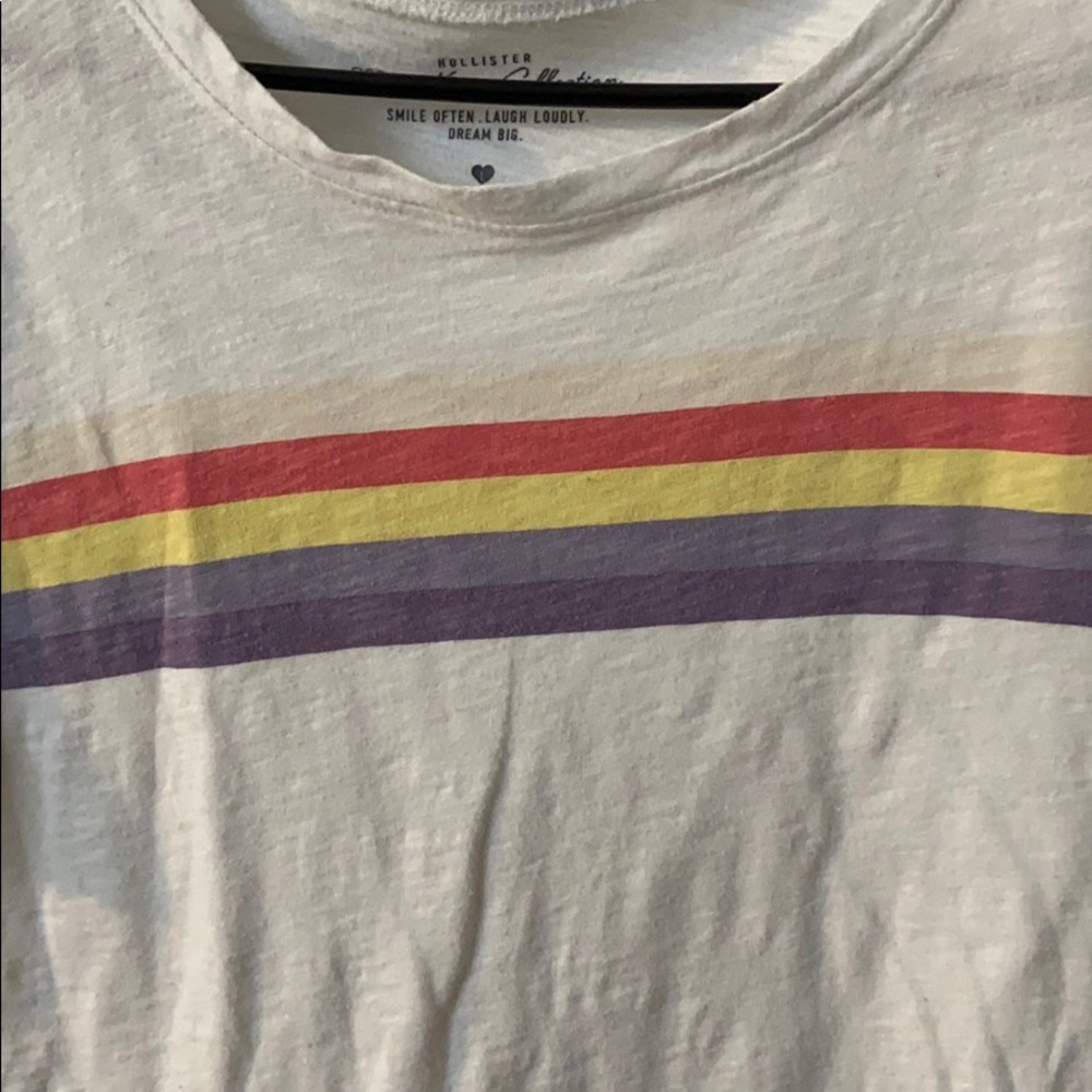 White crop top with rainbow strip - Picture 2 of 7